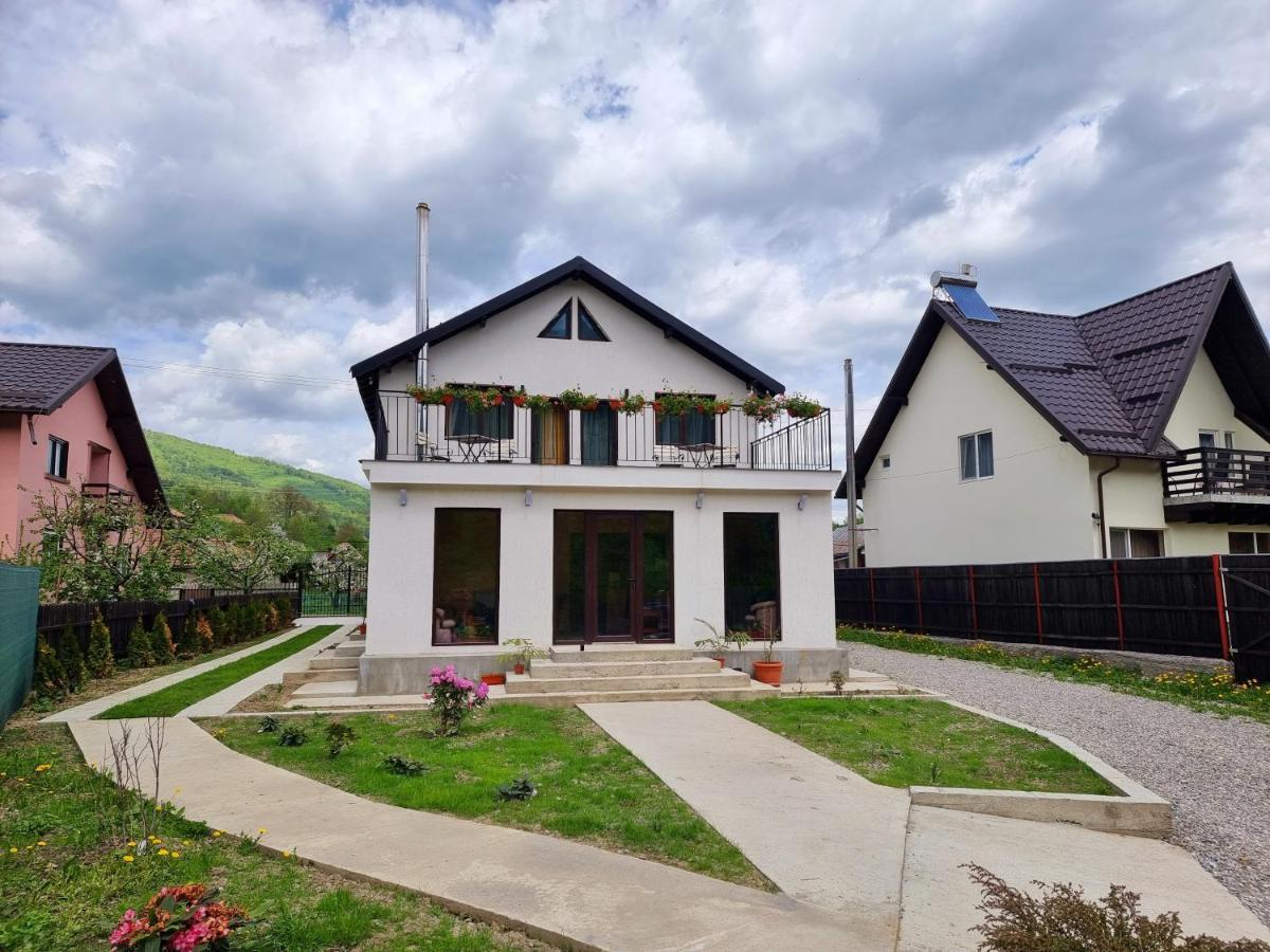 Hanul Doftana Trăisteni Exteriér fotografie