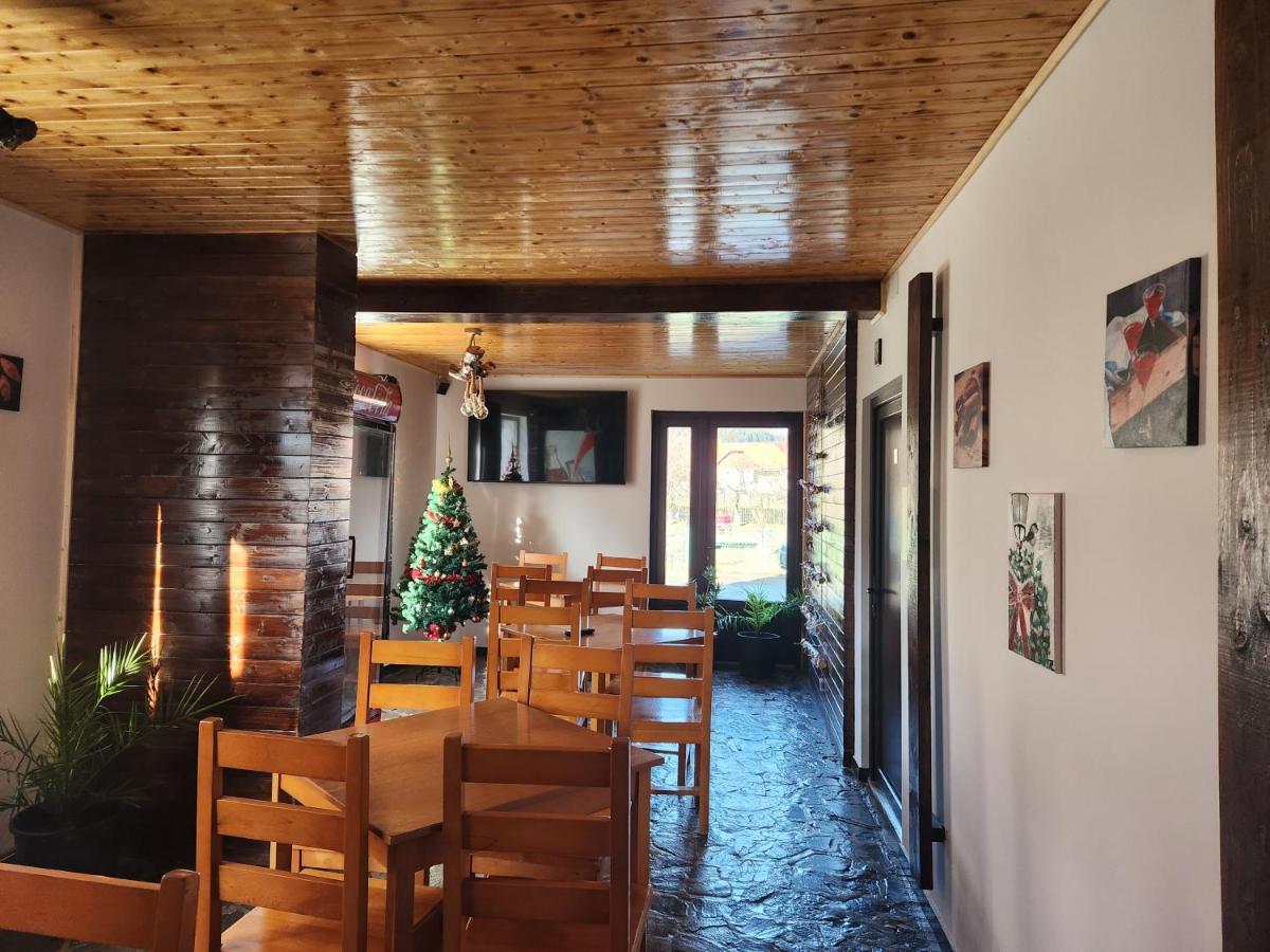 Hanul Doftana Trăisteni Exteriér fotografie