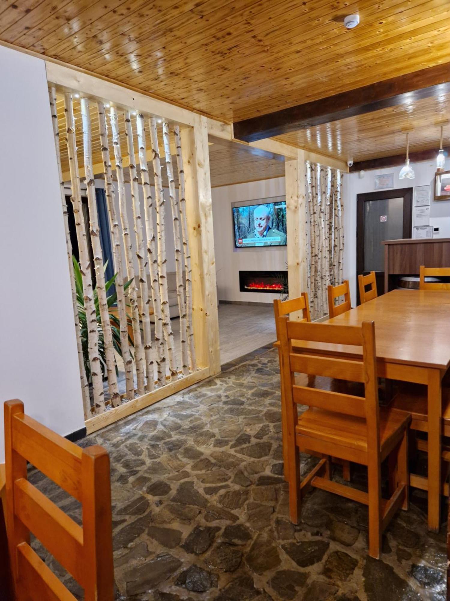 Hanul Doftana Trăisteni Exteriér fotografie